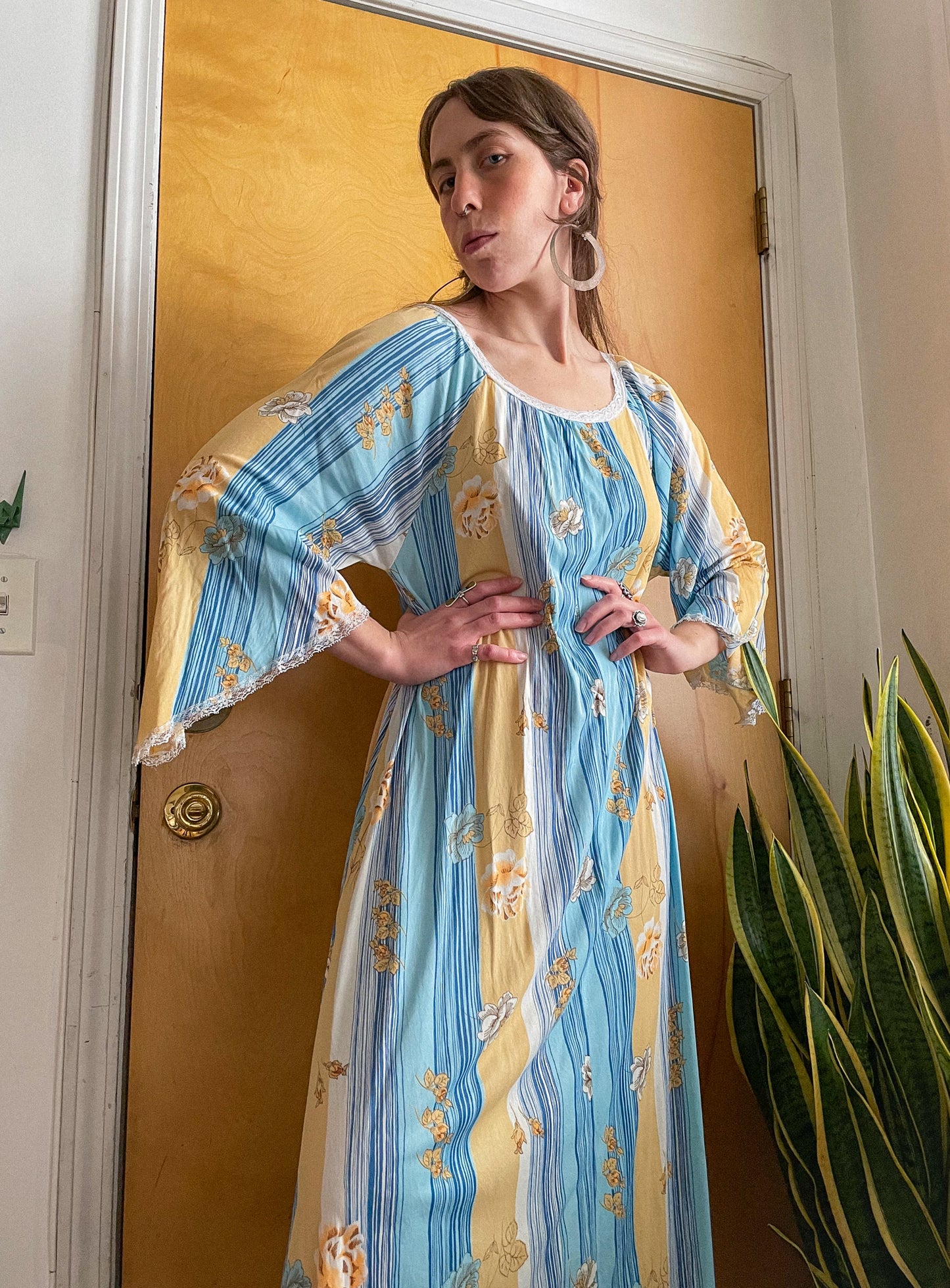 70s Nylon Maxi w/ Angel Sleeves (M-XL)