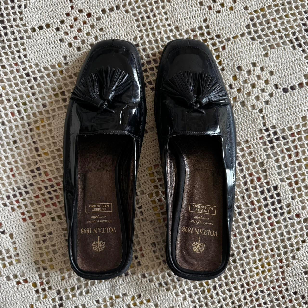 Vintage Black Patent Leather Mule Loafers w/ Tassels (W8)
