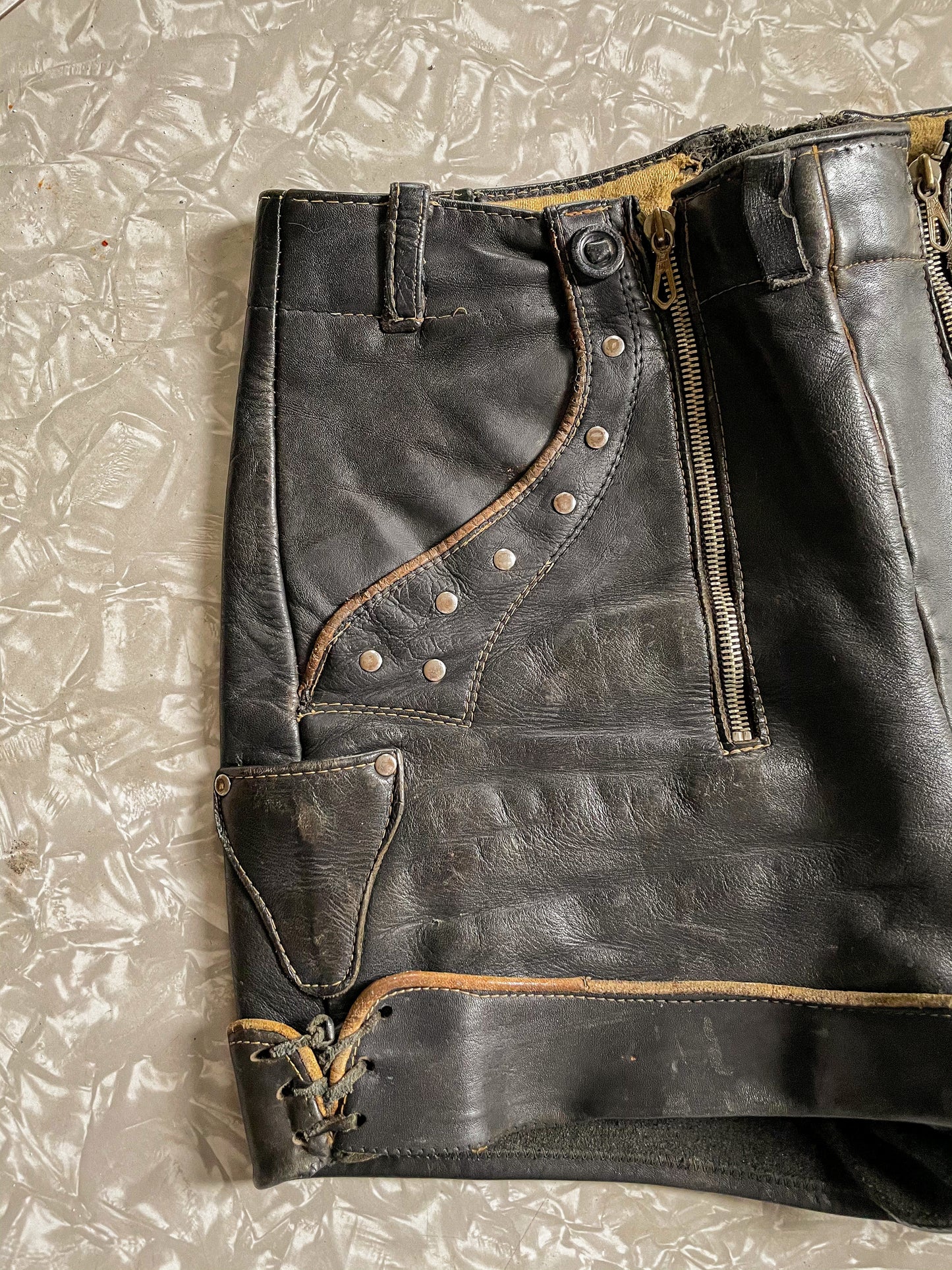 RARE Vintage Double Zipper German Style Leather Shorts (S)