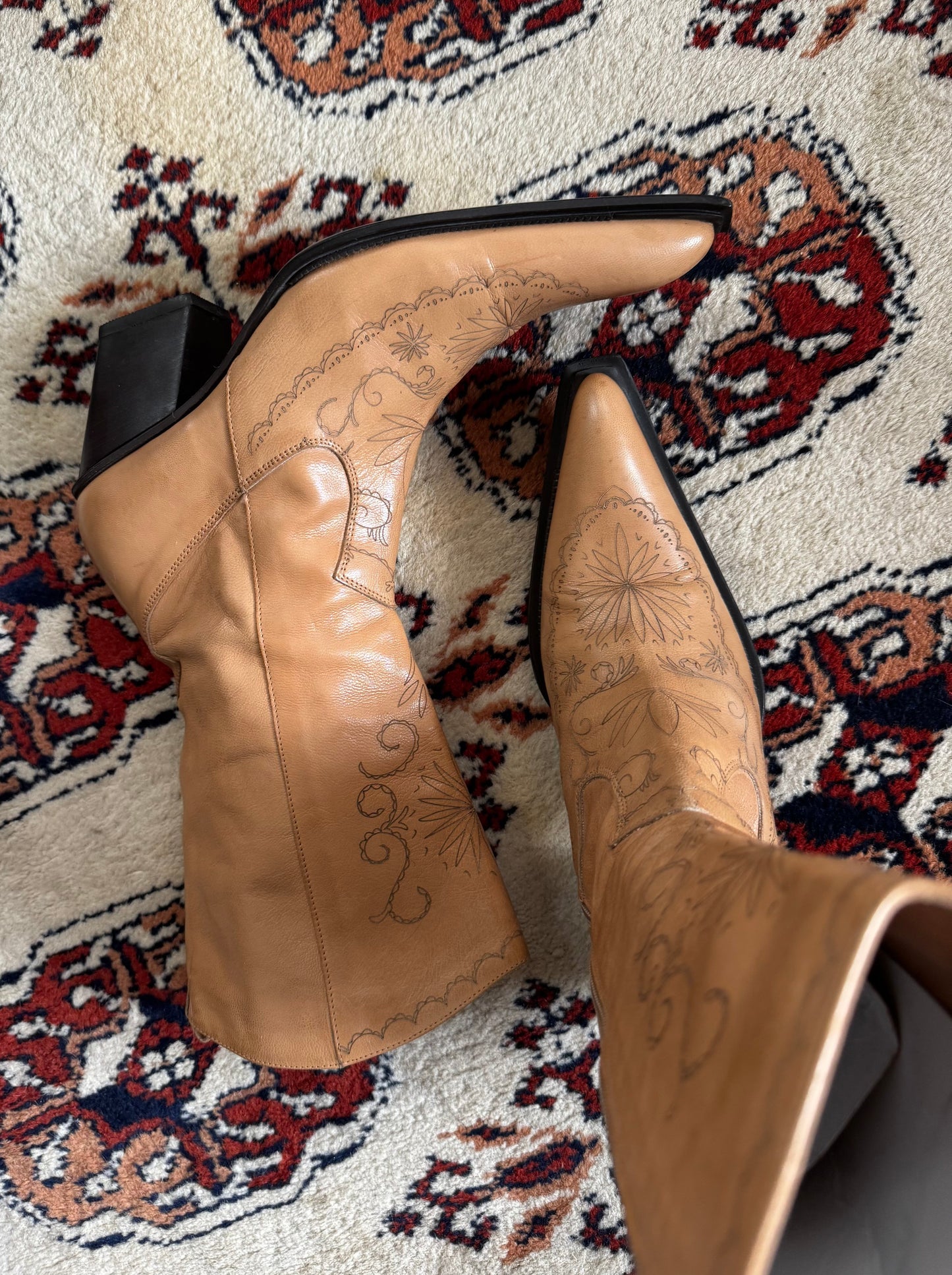 90's Embroidered Mid Calf Heeled Boots (W9.5)