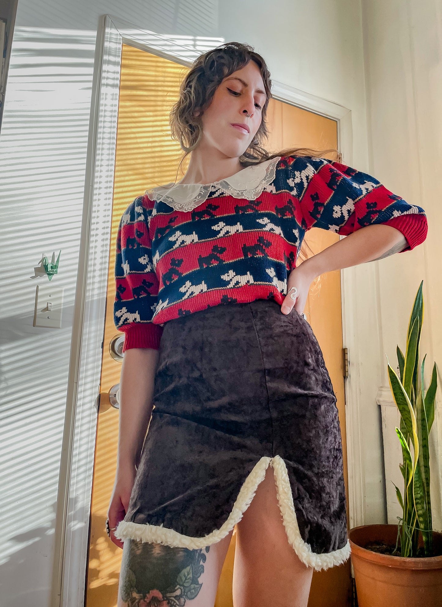 90s Crushed Velvet & Faux Fur Mini Skirt (26-27”W)