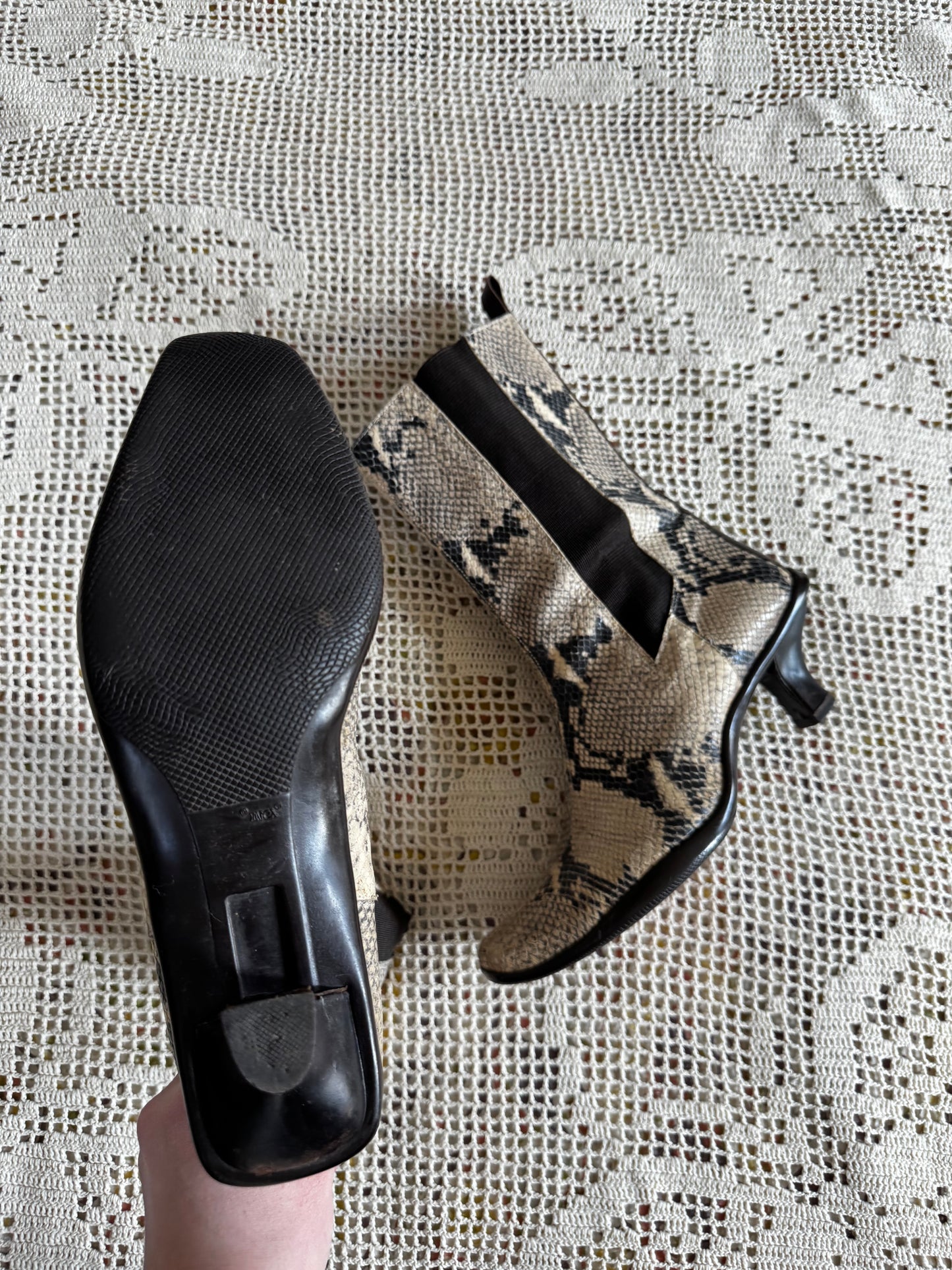 Vintage 90s/y2k Snakeskin Ankle Boots (W9.5)