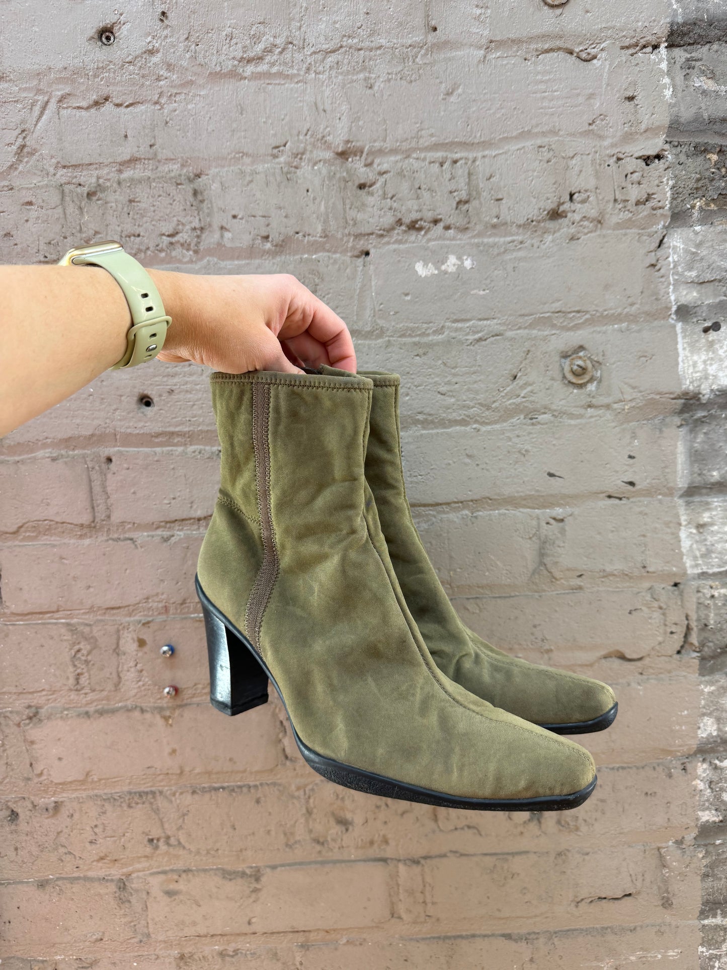 y2k Sage Green Heeled Sock Boot (sz 8)