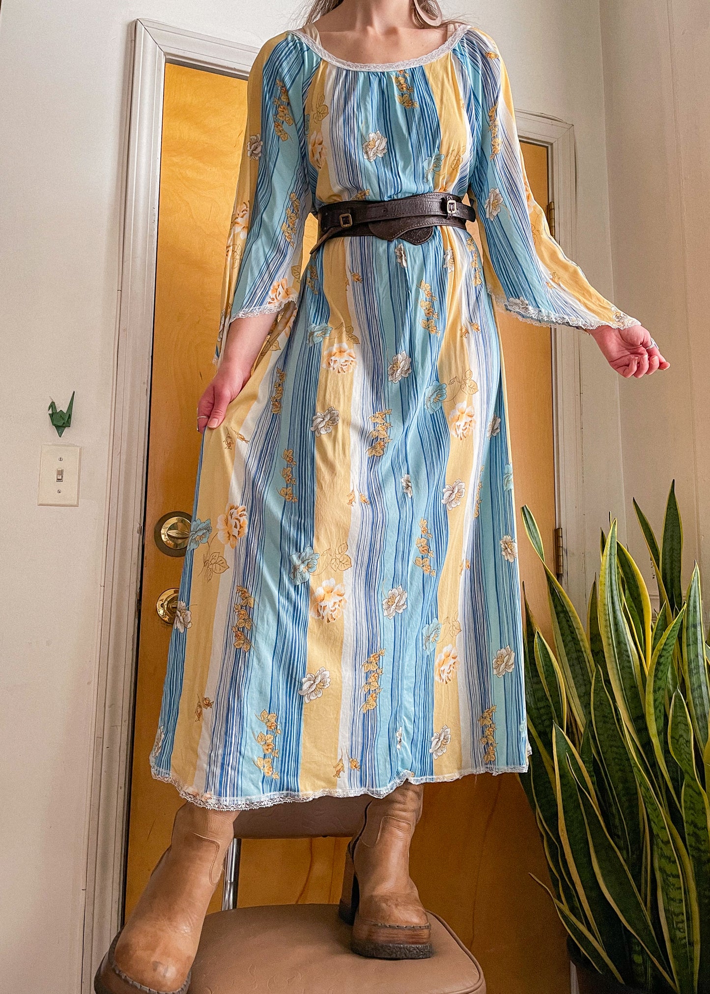 70s Nylon Maxi w/ Angel Sleeves (M-XL)