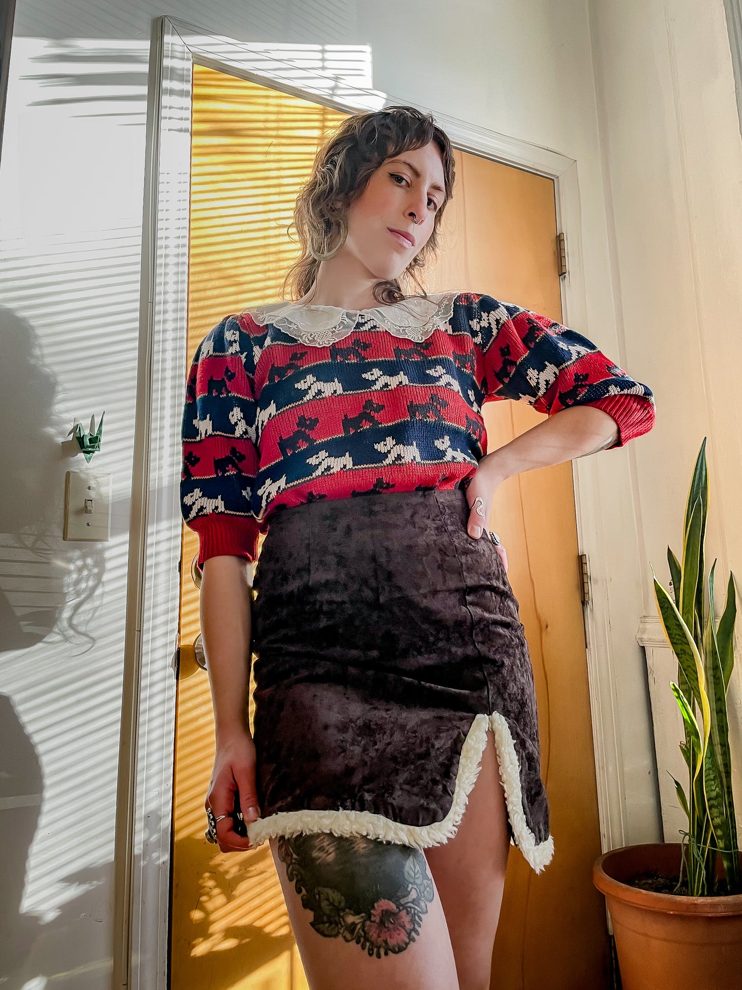 90s Crushed Velvet & Faux Fur Mini Skirt (26-27”W)