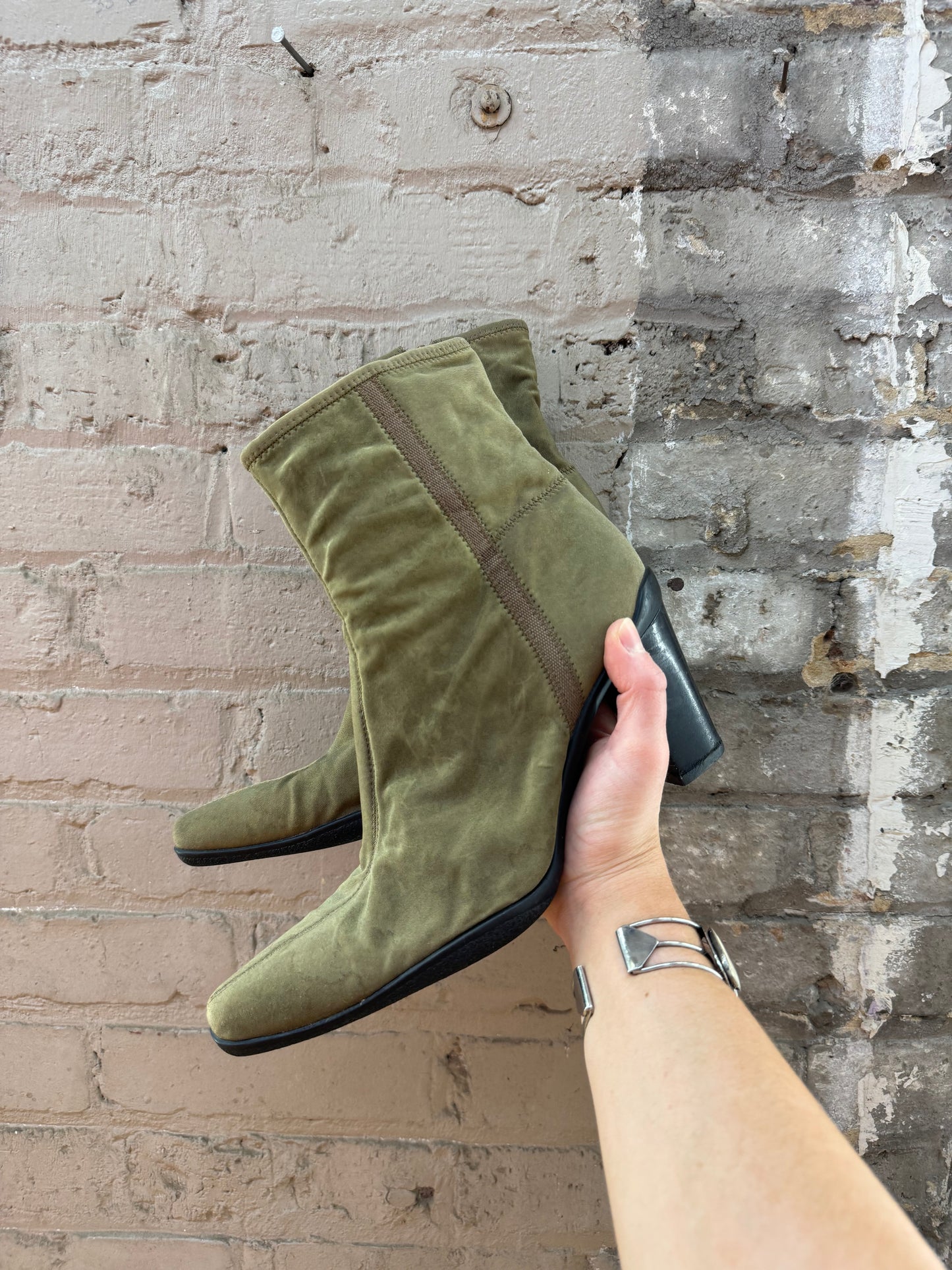 y2k Sage Green Heeled Sock Boot (sz 8)