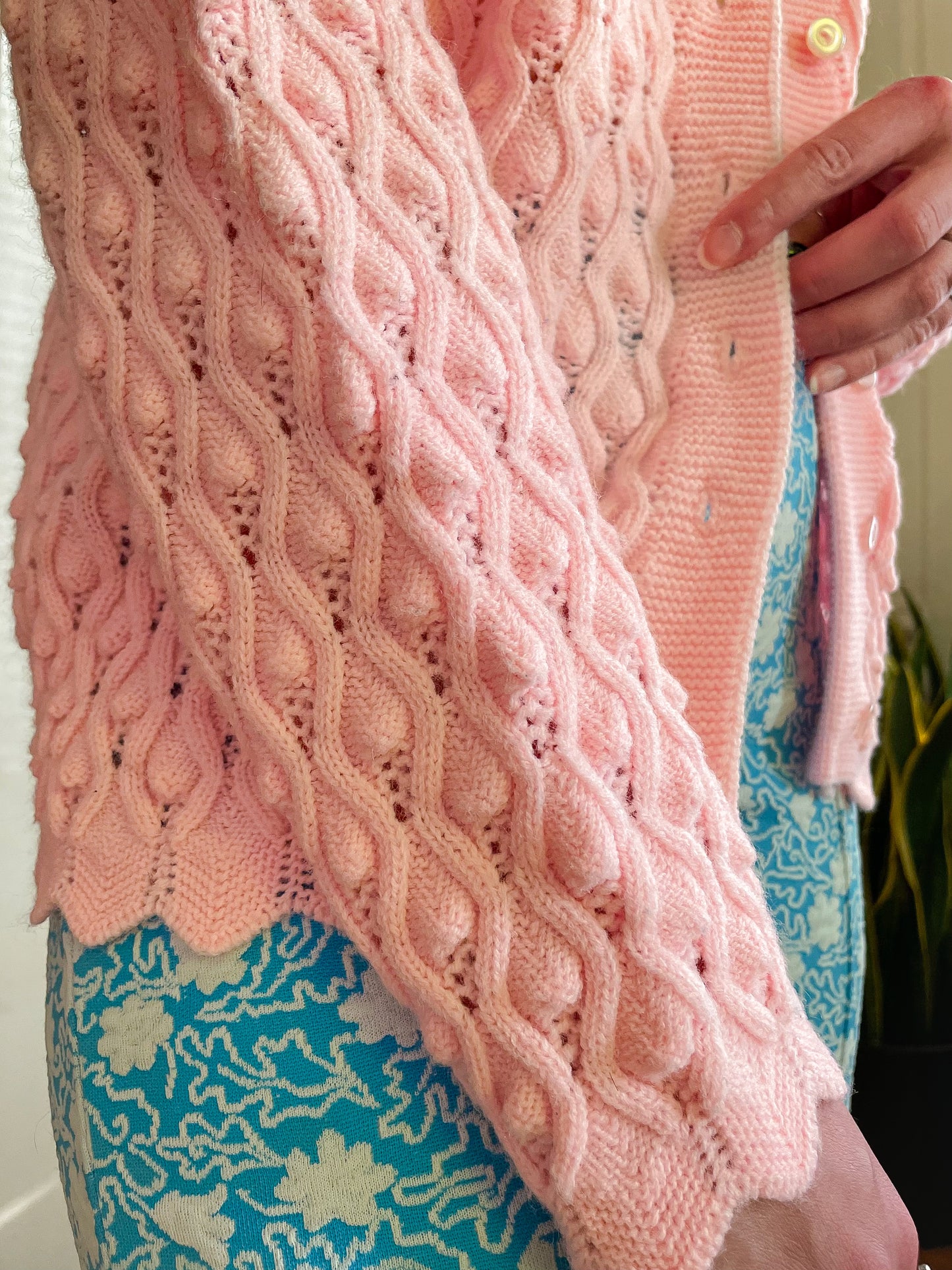 70s Bubblegum Pink Popcorn Knit Cardigan (M)