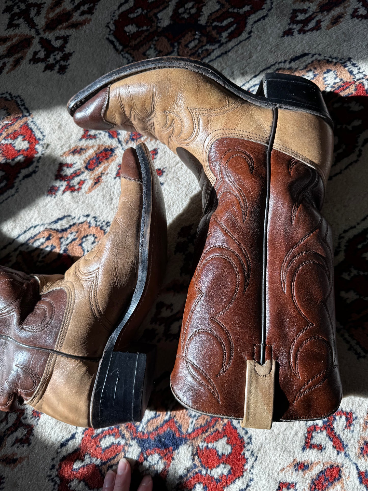 Vintage Two Toned Leather Embroidered Cowboy Boots (W9/M7.5)
