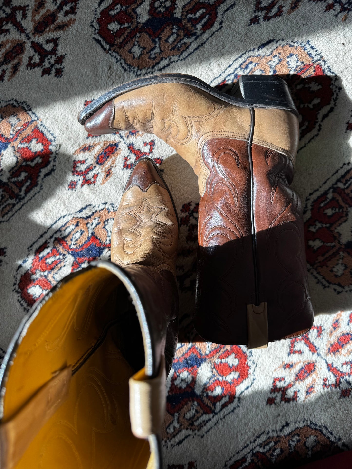 Vintage Two Toned Leather Embroidered Cowboy Boots (W9/M7.5)