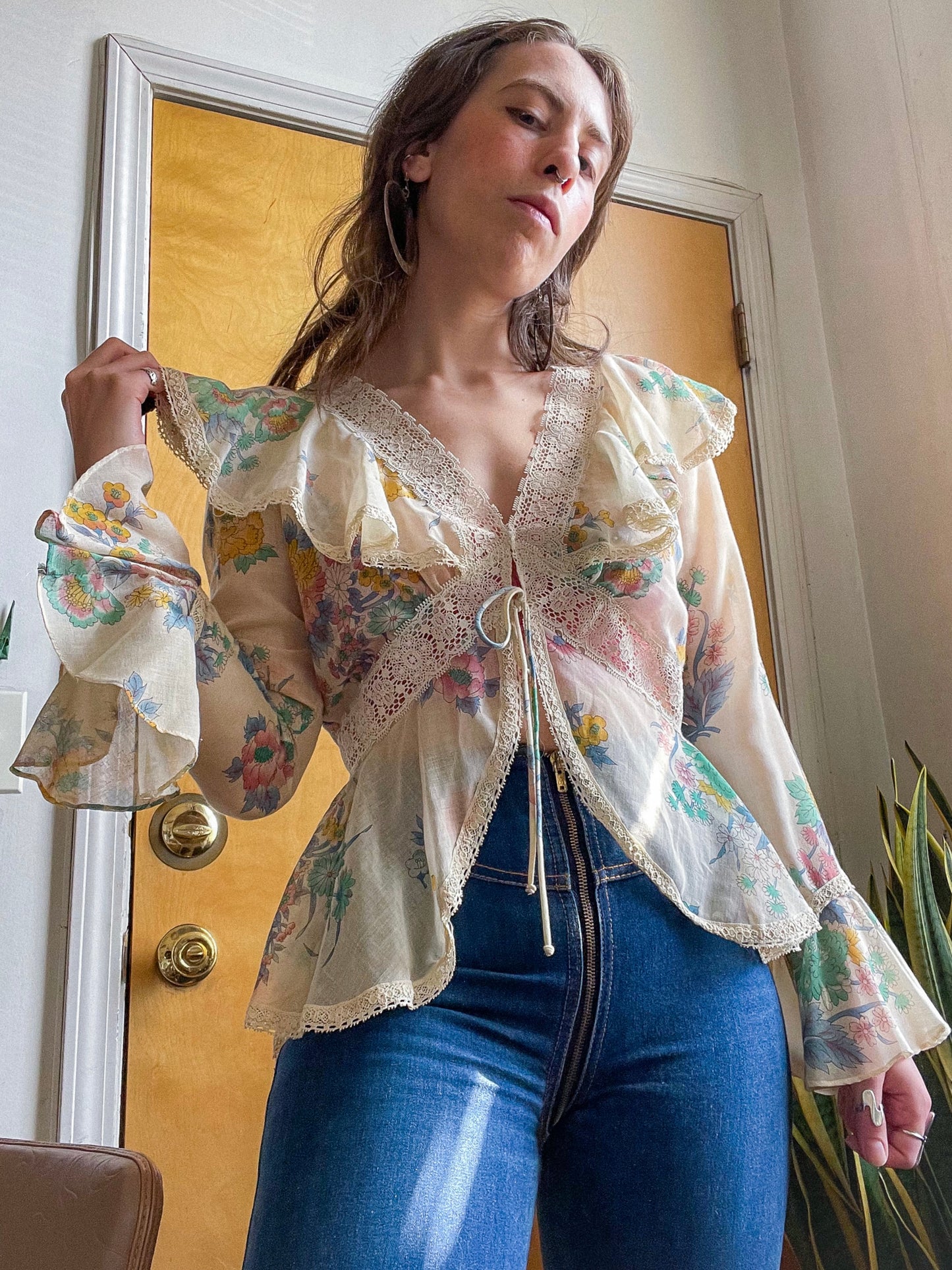 70s Semi Sheer Floral Blouse w/ Flutter Sleeves (S-M)