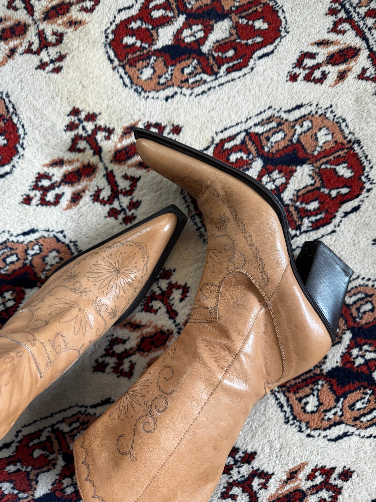 90's Embroidered Mid Calf Heeled Boots (W9.5)