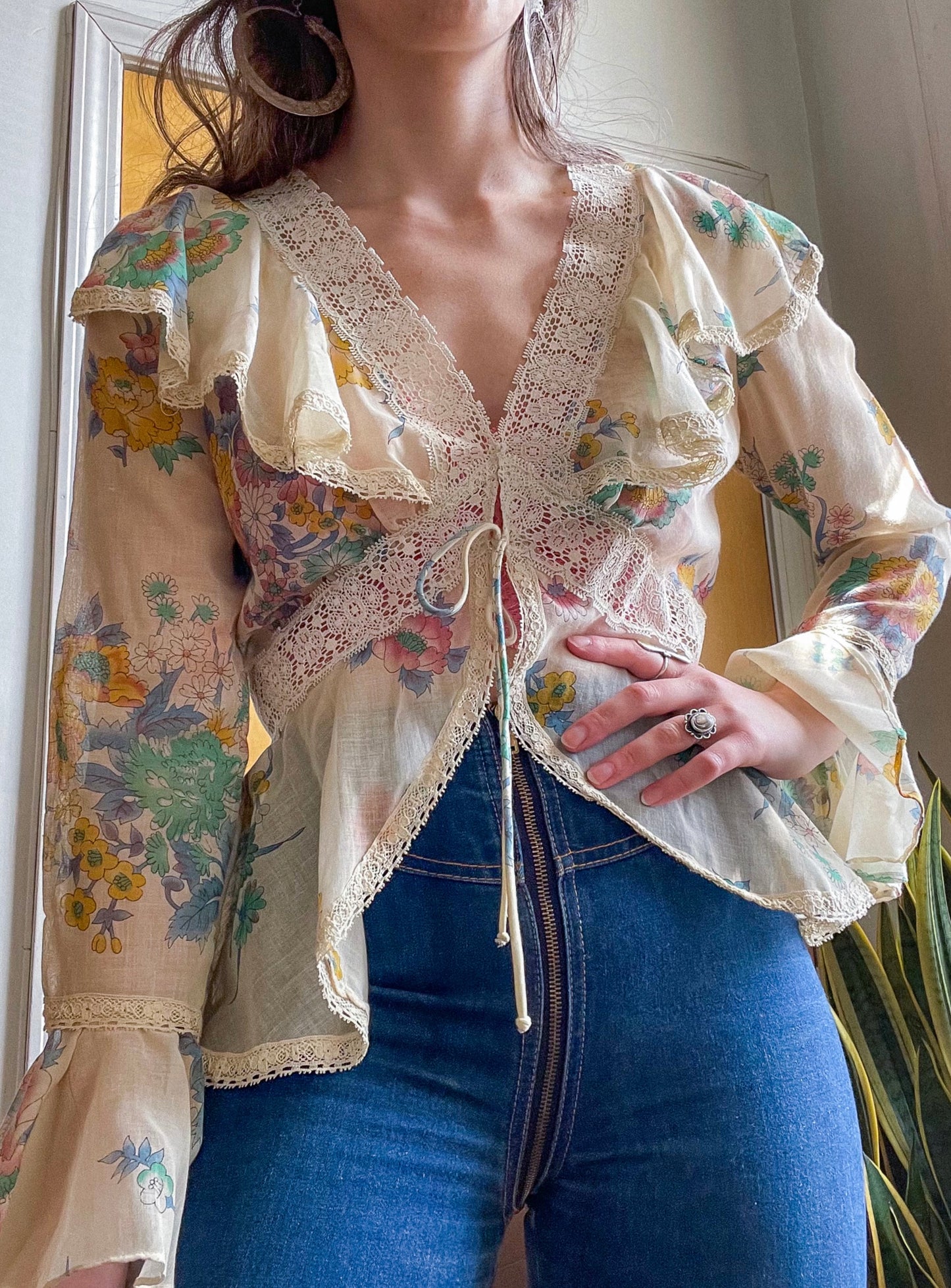 70s Semi Sheer Floral Blouse w/ Flutter Sleeves (S-M)