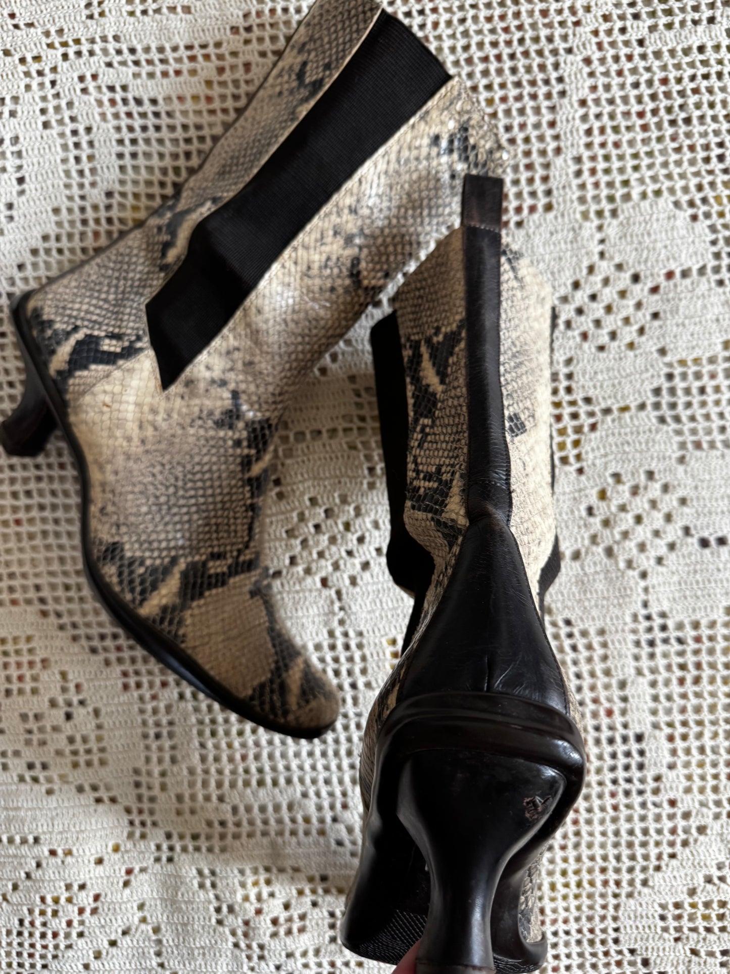 Vintage 90s/y2k Snakeskin Ankle Boots (W9.5)