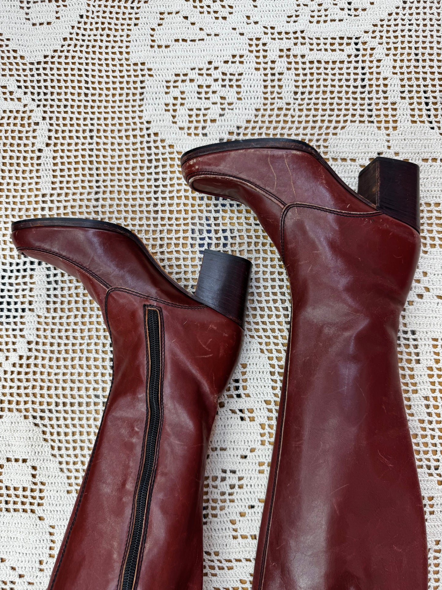 Vintage 60s/70s Garnet Red Knee High Leather Boots (5.5)