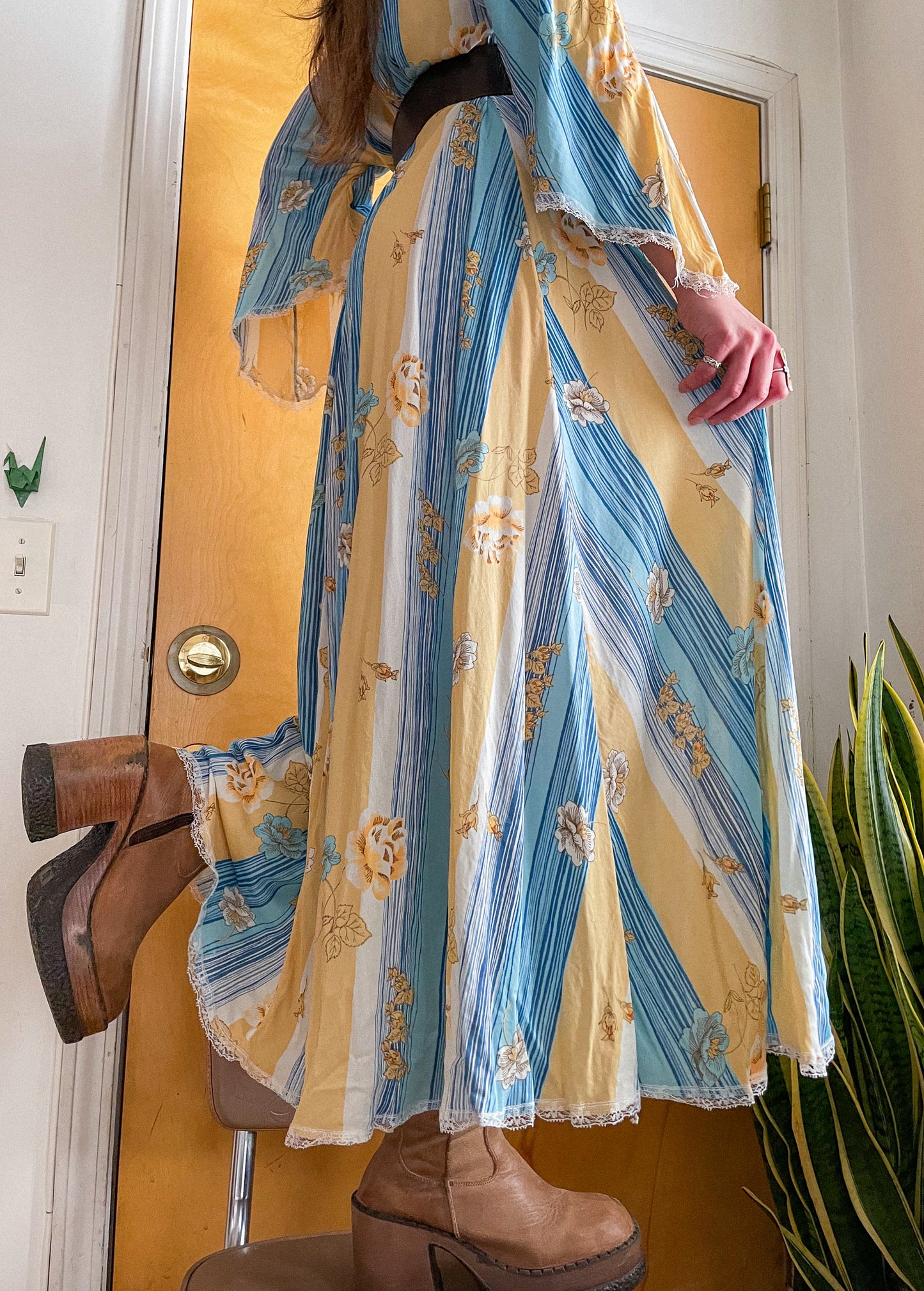 70s Nylon Maxi w/ Angel Sleeves (M-XL)