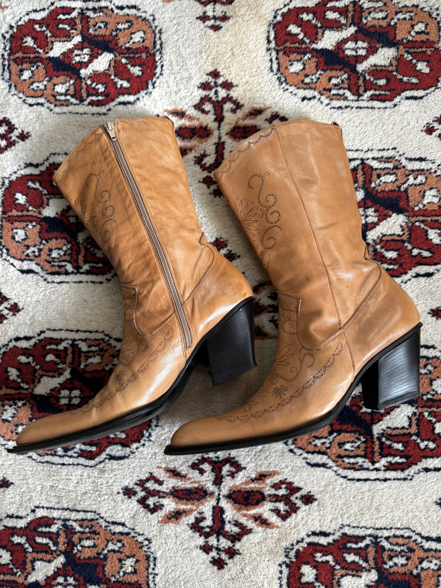 90's Embroidered Mid Calf Heeled Boots (W9.5)