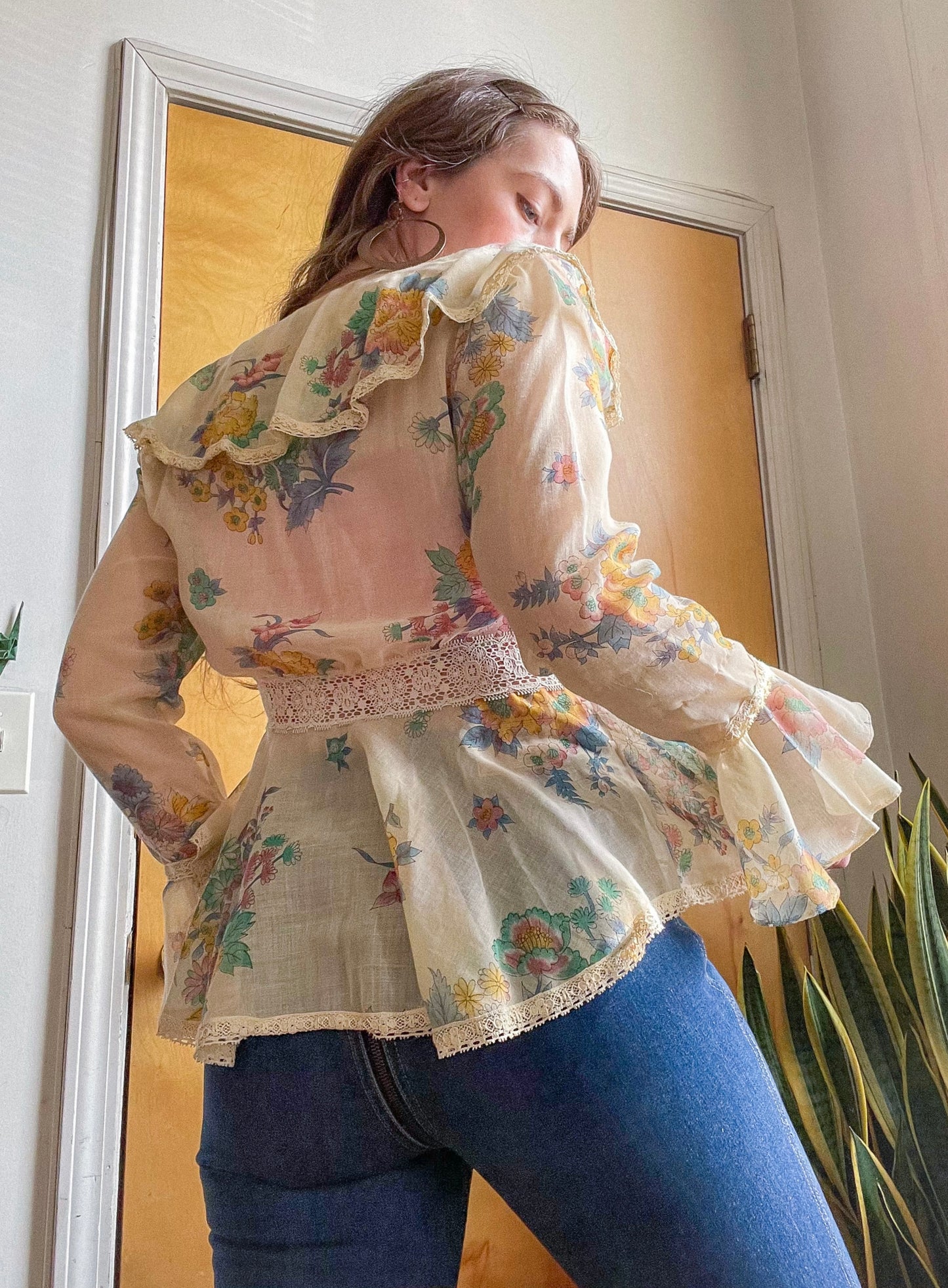 70s Semi Sheer Floral Blouse w/ Flutter Sleeves (S-M)