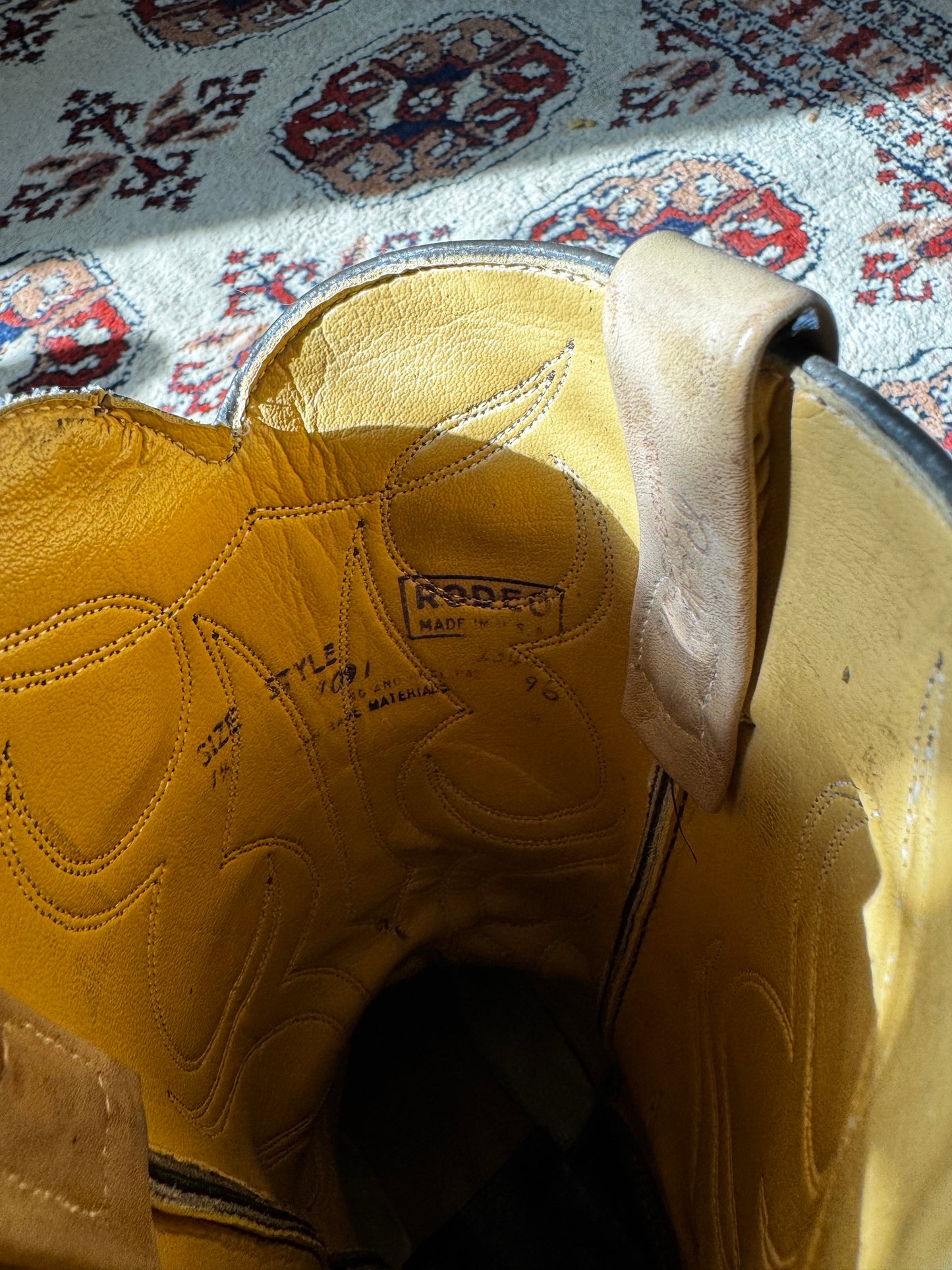 Vintage Two Toned Leather Embroidered Cowboy Boots (W9/M7.5)