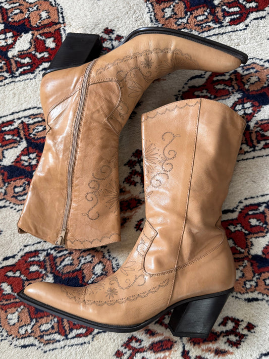 90's Embroidered Mid Calf Heeled Boots (W9.5)