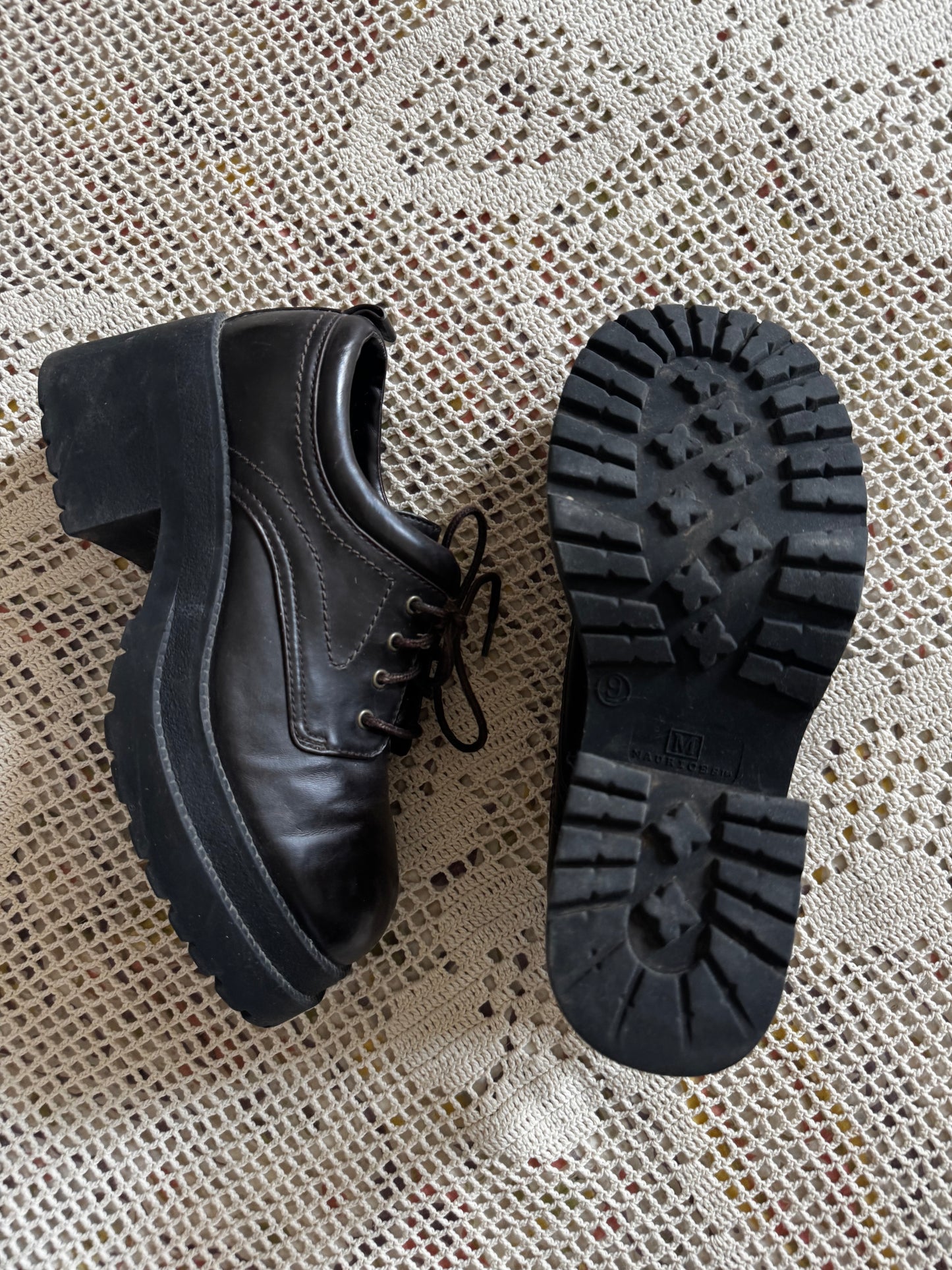 Vintage 90’s Chunky Platform Laceup Oxfords (W9)