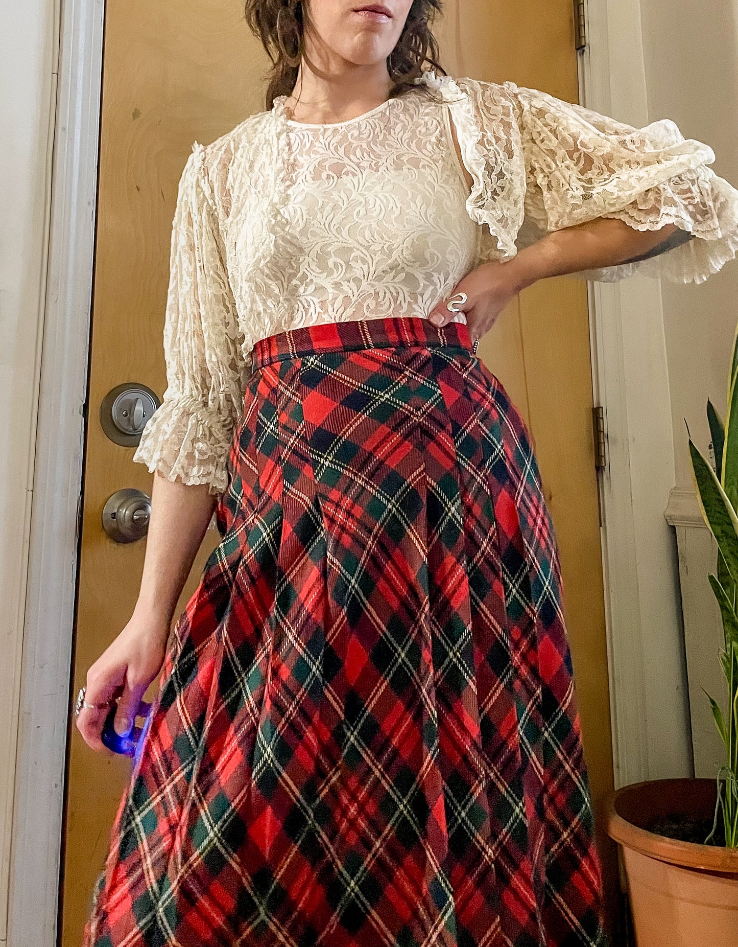 Early 80’s Pleated Tartan Plaid Midi Skirt (28-29”W)