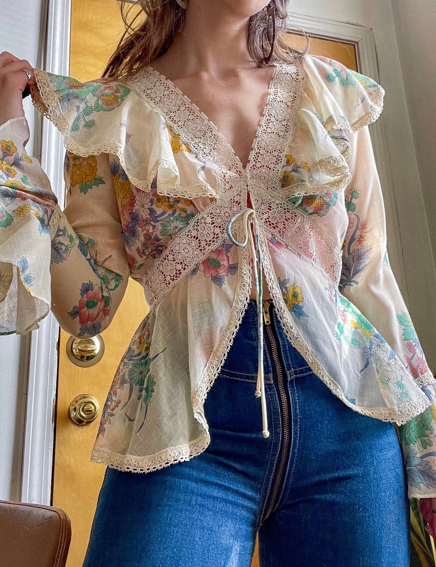 70s Semi Sheer Floral Blouse w/ Flutter Sleeves (S-M)