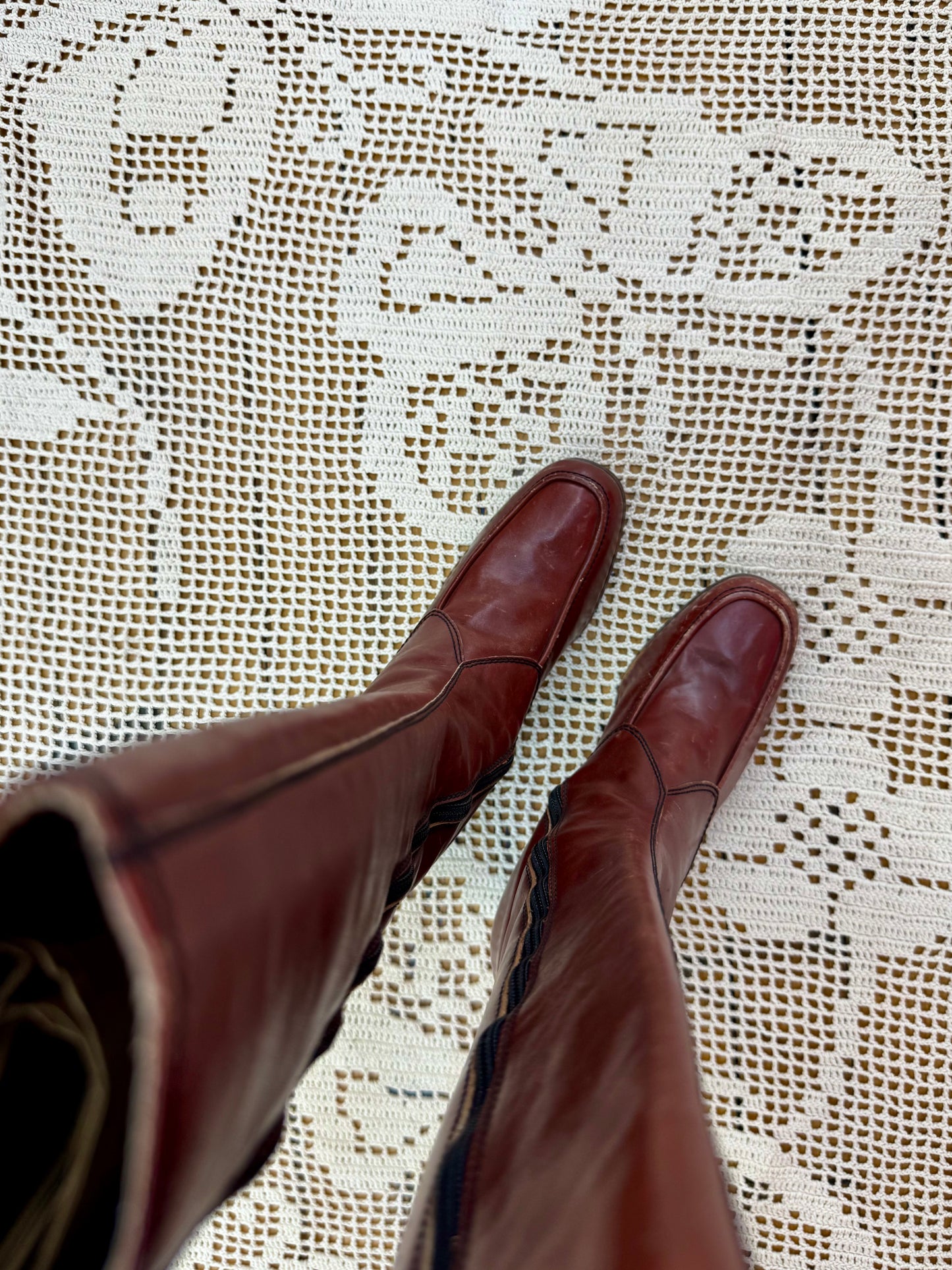 Vintage 60s/70s Garnet Red Knee High Leather Boots (5.5)