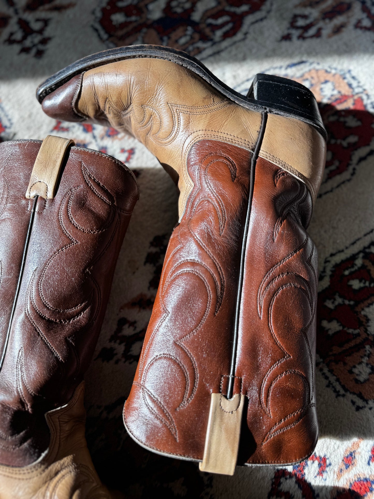 Vintage Two Toned Leather Embroidered Cowboy Boots (W9/M7.5)